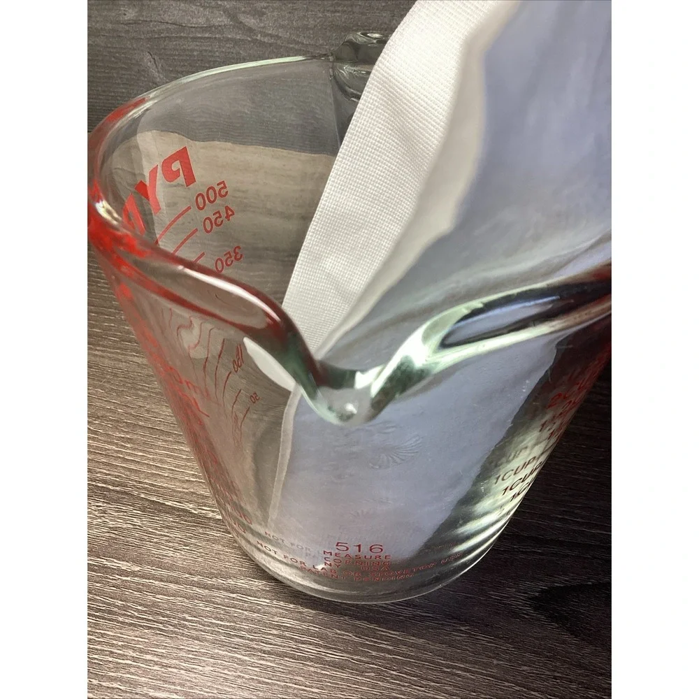 Vintage Pyrex 516 2 Cup Measuring Cup Red Letter Patent Pending Open J Handle
